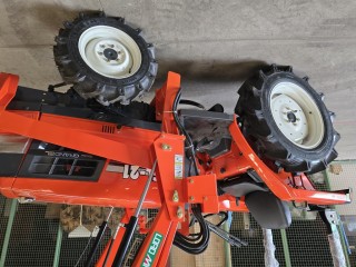 KUBOTA GL21 AVEC CHARGEUR GODET A GRIFFES 